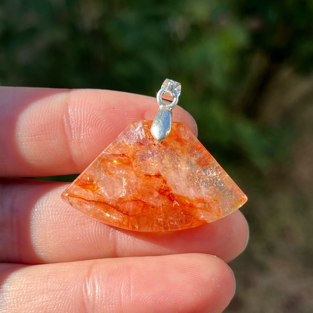 Sterling silver‎ fire quartz pendant